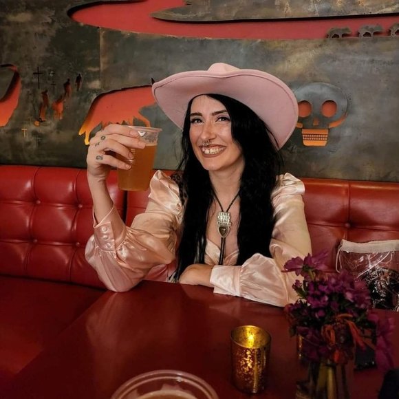 Meet your Posher, Rikki - Picture 1 of 1